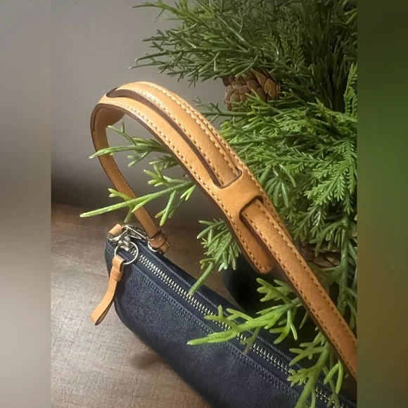 Coach Denim and Tan 3pc. Set Shoulder Bag Plus Matching Wristlet And Coach dusty - Picture 4 of 16